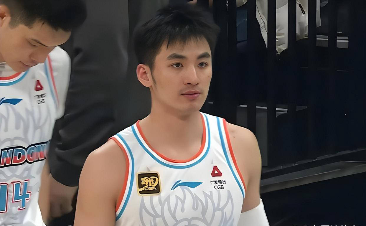 CBA常规赛集结日再迎强敌,山东男篮篮板制胜,主帅态度:态度坚定,年轻球员得到机会的简单介绍 CBA常规赛集结日再迎强敌,山东男篮篮板制胜,主帅态度:态度坚定,年轻球员得到机会的简单介绍